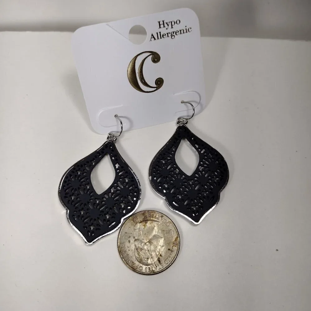 Silver tone Dark Blue Filigree Teardrop Earrings - Picture 5 of 6